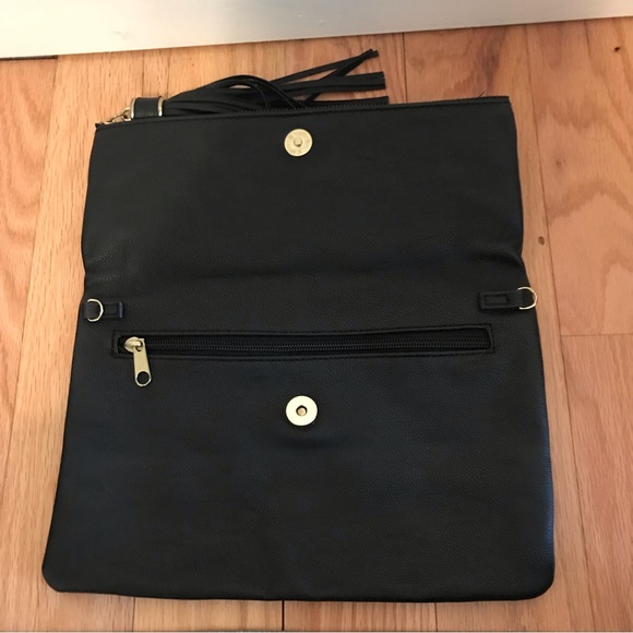 H&M faux leather clutch with tassle - Picture 3 of 9